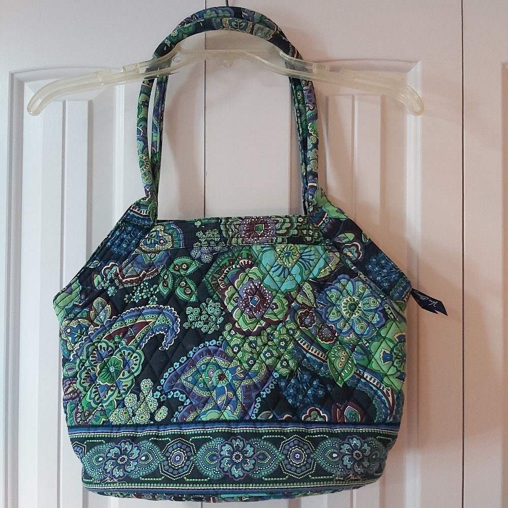 VERA BRADLEY HANDBAG